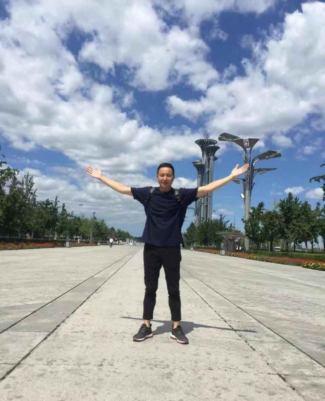 林东的第一张照片--香港闪婚服务中心