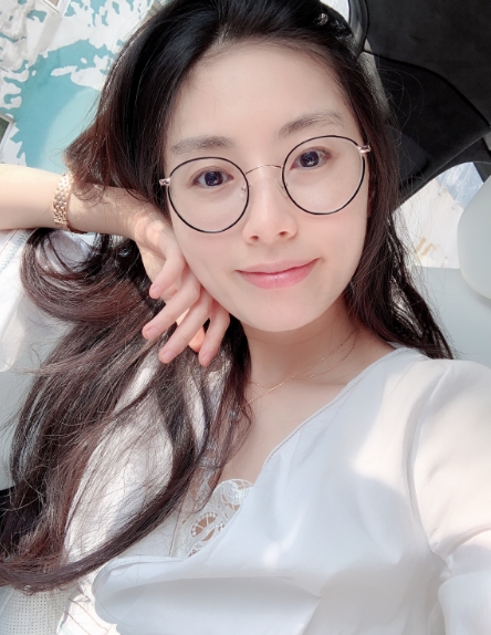 Anna的第一张照片--香港闪婚服务中心