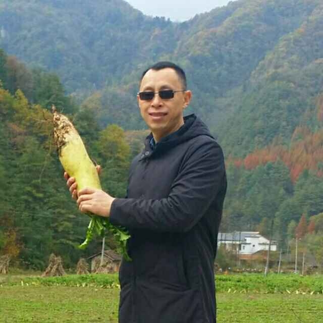 墨迹男的第一张照片--香港闪婚服务中心