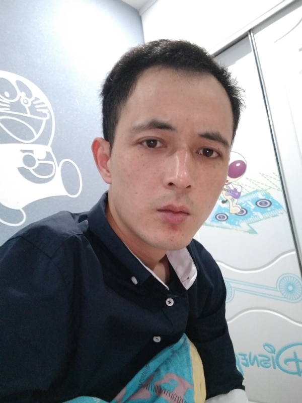 容晨的第一张照片--香港闪婚服务中心