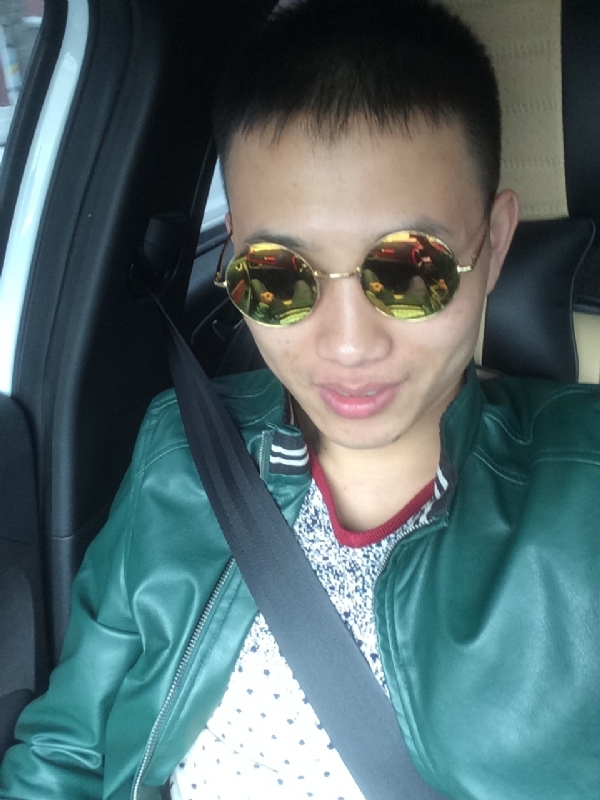 真心对待一个人的第一张照片--香港闪婚服务中心