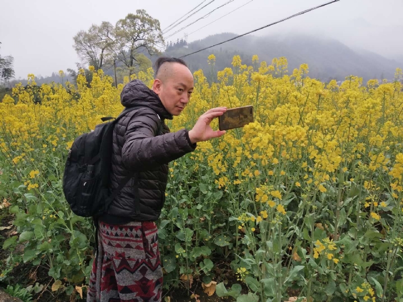 Dennison的第一张照片--香港闪婚服务中心
