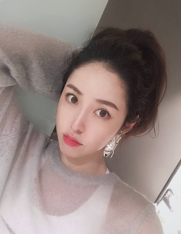 宋揚的第一张照片--香港闪婚服务中心