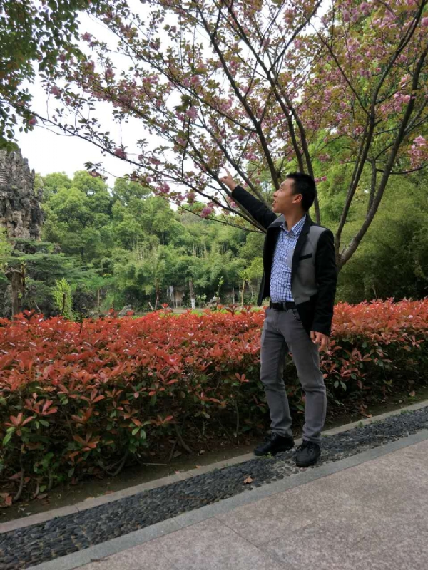 坦诚的第一张照片--香港闪婚服务中心