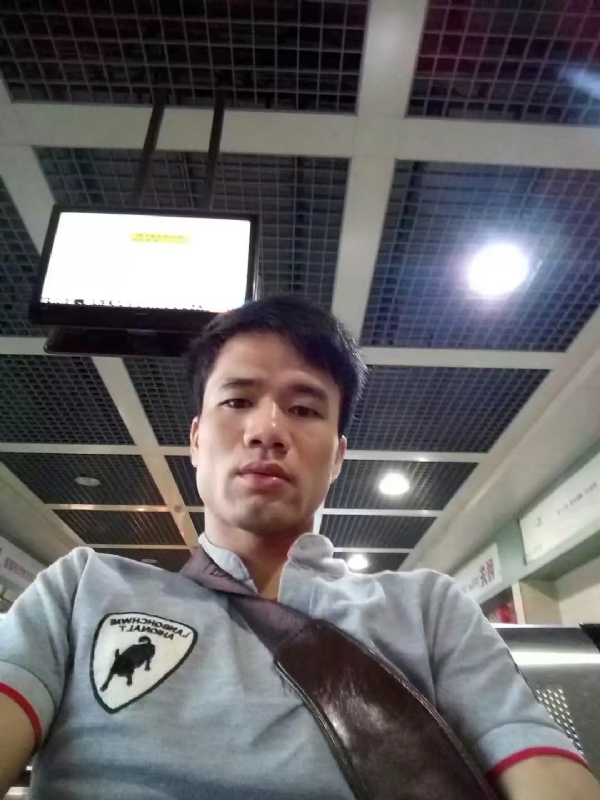 武哥的第一张照片--香港闪婚服务中心