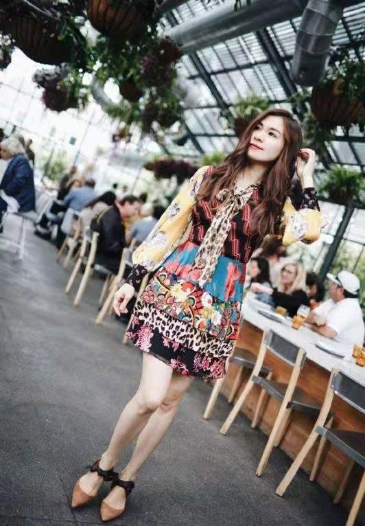 小月的第一张照片--香港闪婚服务中心