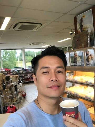 短歌的第一张照片--香港闪婚服务中心
