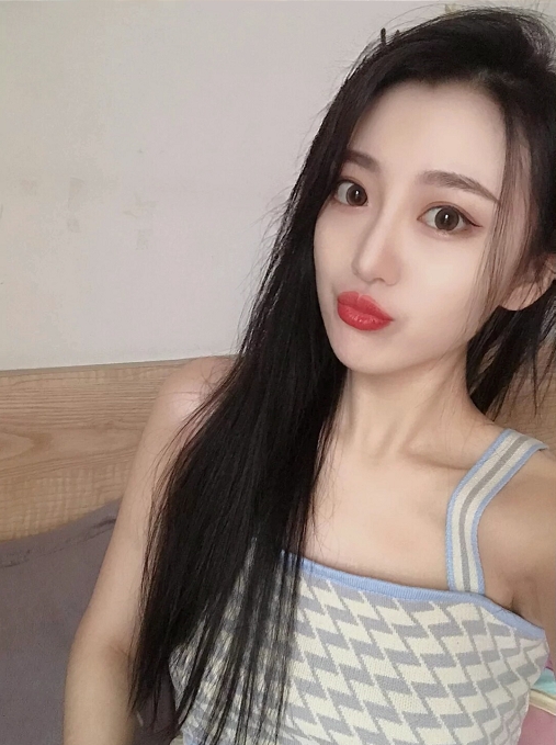 倩倩的第一张照片--香港闪婚服务中心