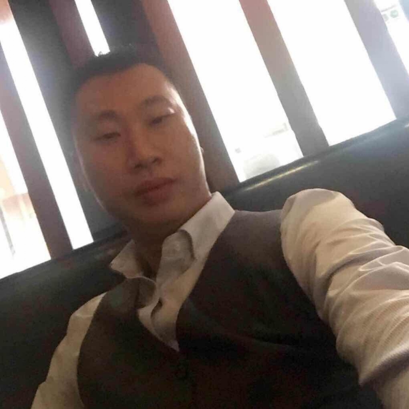 陈威的第一张照片--香港闪婚服务中心