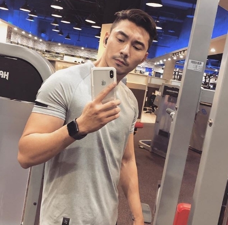 Larryyy的第一张照片--香港闪婚服务中心