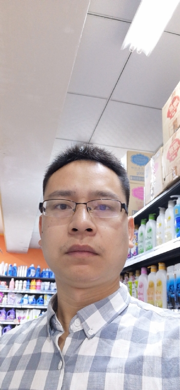 阿华的第一张照片--香港闪婚服务中心