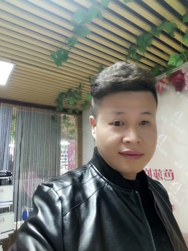 萧郎的第一张照片--香港闪婚服务中心