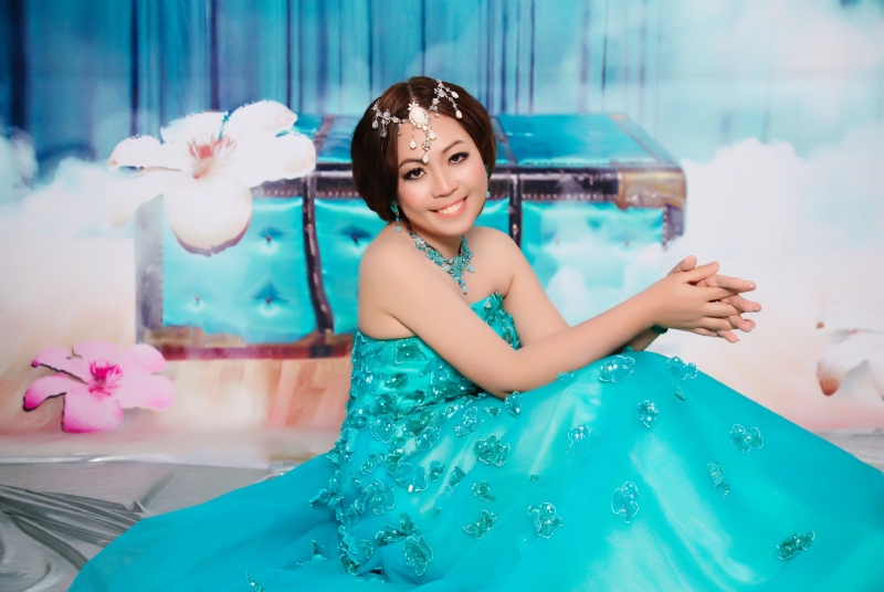 潇潇的第一张照片--香港闪婚服务中心