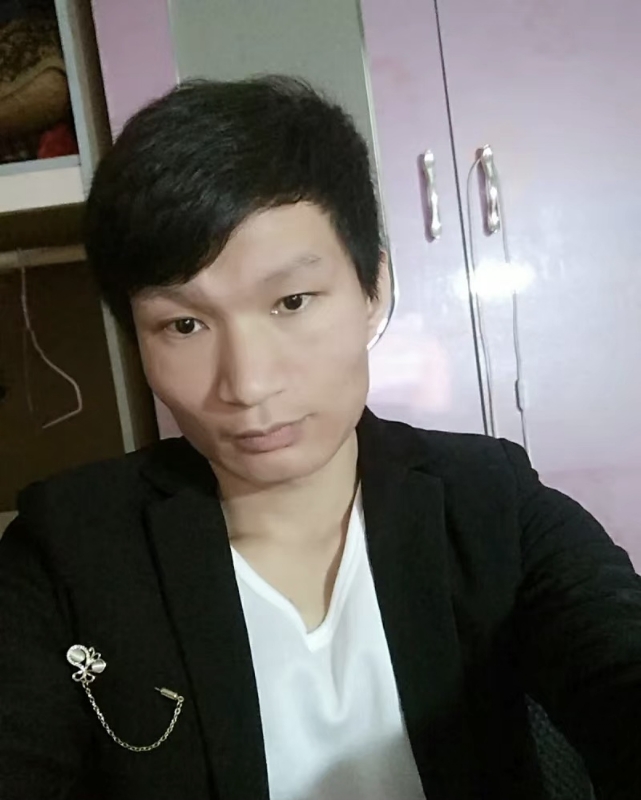 季绍伟的第二张照片--香港闪婚服务中心