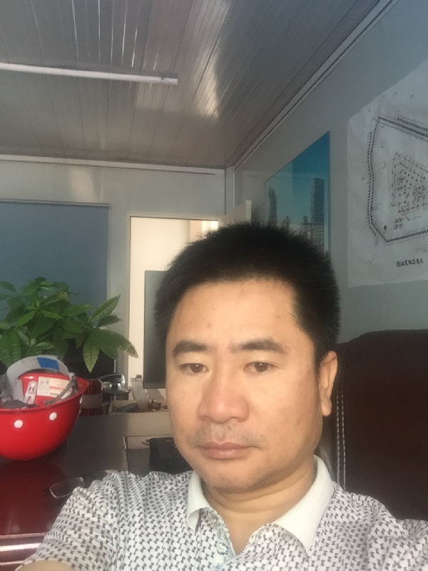 一步之遥的第一张照片--香港闪婚服务中心