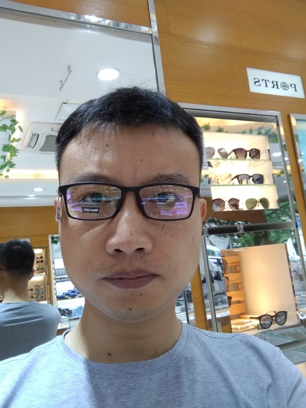 冰羽蓝的第一张照片--香港闪婚服务中心