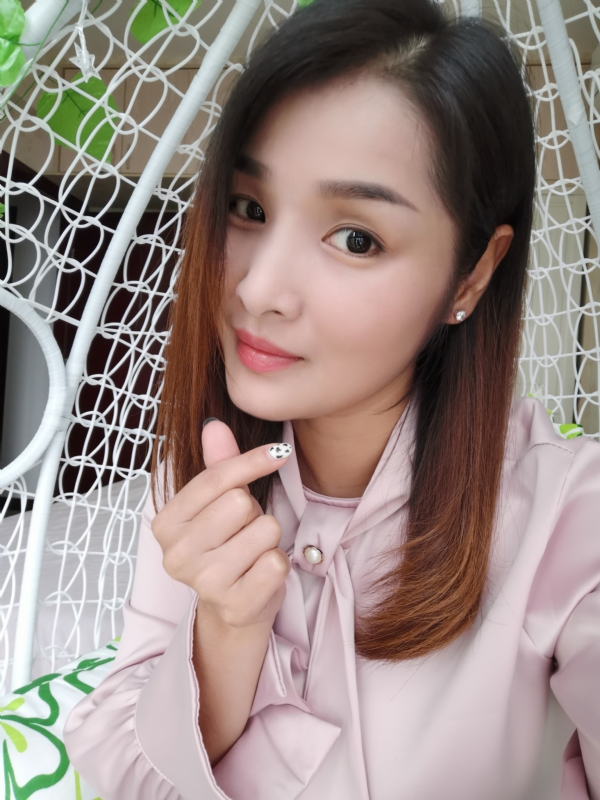 夏雨的第一张照片--香港闪婚服务中心