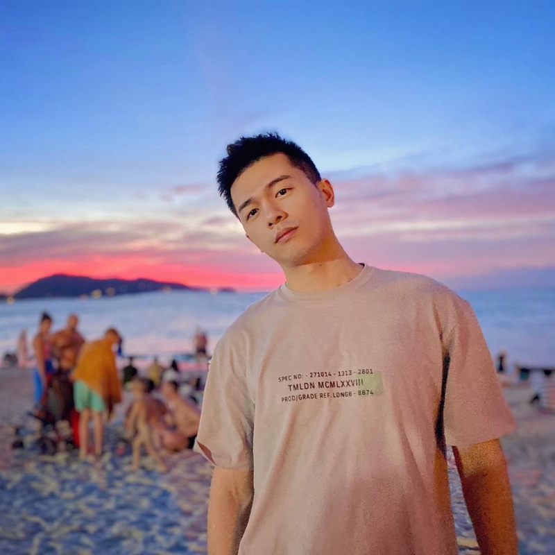 理想三旬的第一张照片--香港闪婚服务中心