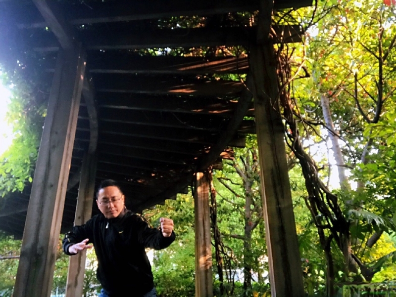 自故深情好受伤的第二张照片--香港闪婚服务中心