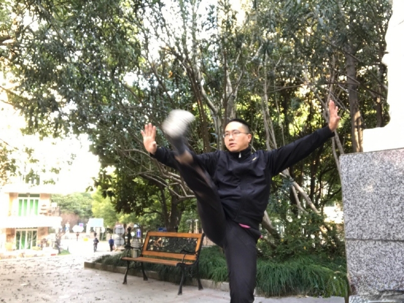 自故深情好受伤的第三张照片--香港闪婚服务中心