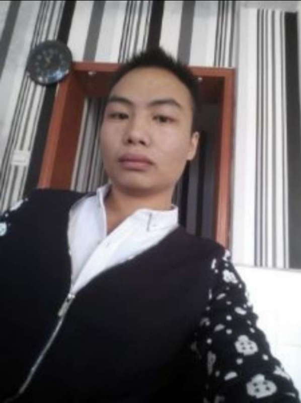 阿龙的第一张照片--香港闪婚服务中心