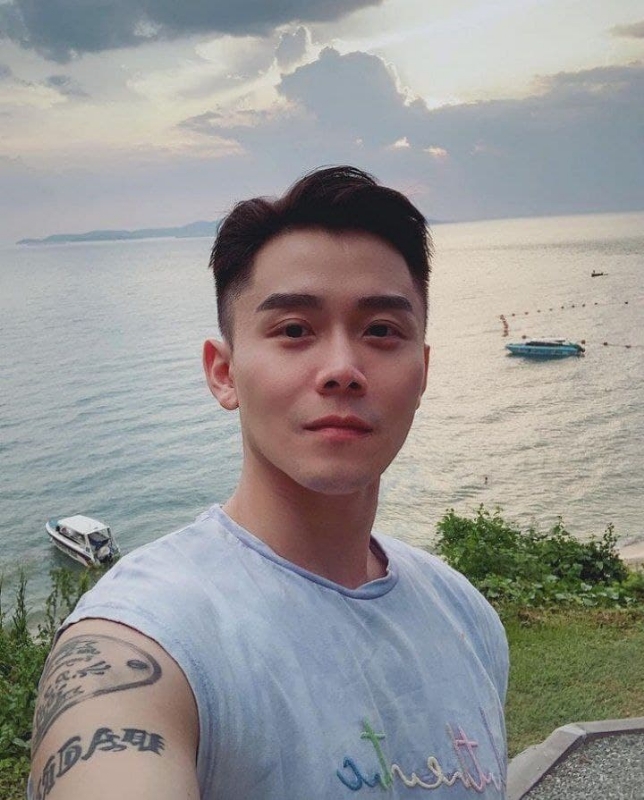 Aaron的第一张照片--香港闪婚服务中心