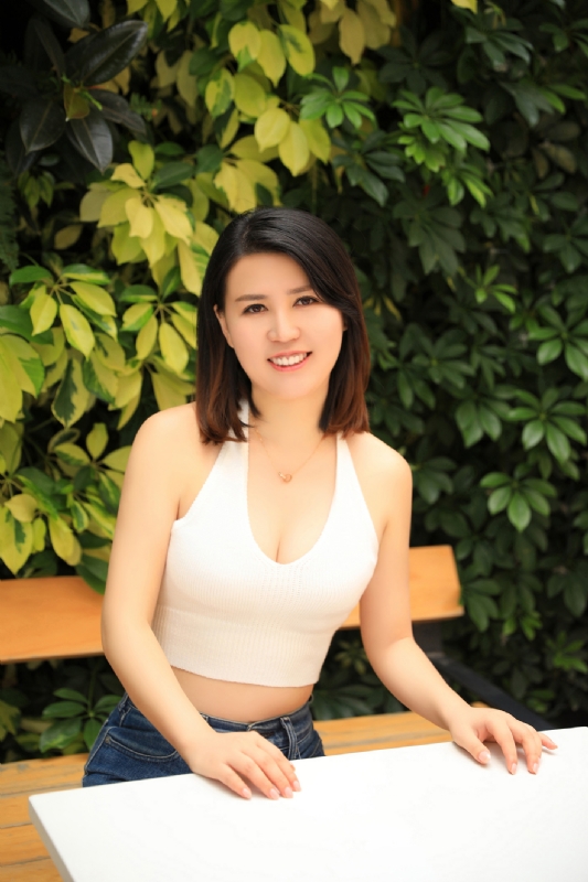 罗林的第一张照片--香港闪婚服务中心