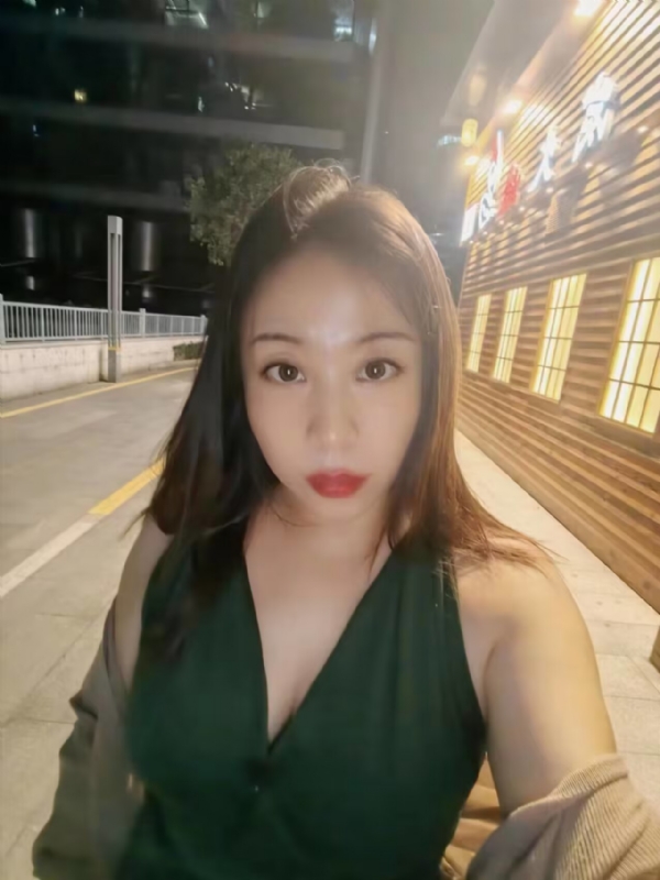 叶子青青的第三张照片--香港闪婚服务中心