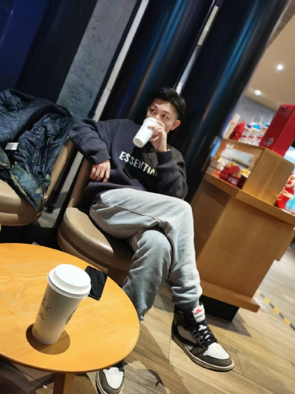 LAZY的第一张照片--香港闪婚服务中心