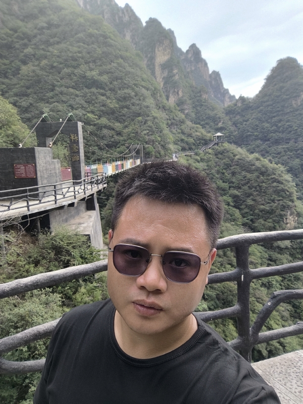大海的第一张照片--香港闪婚服务中心