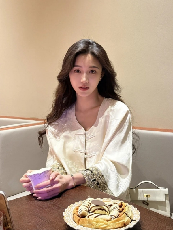 Anna的第二张照片--香港闪婚服务中心