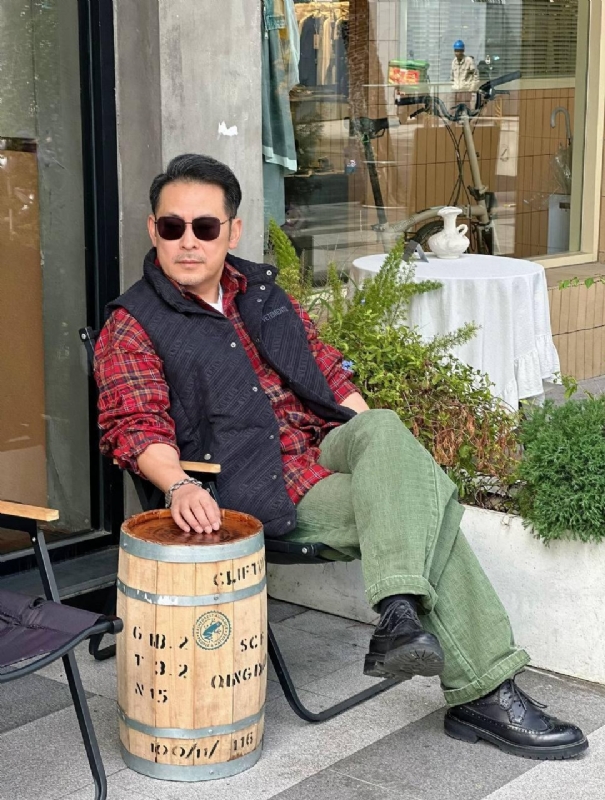 随风的第二张照片--香港闪婚服务中心